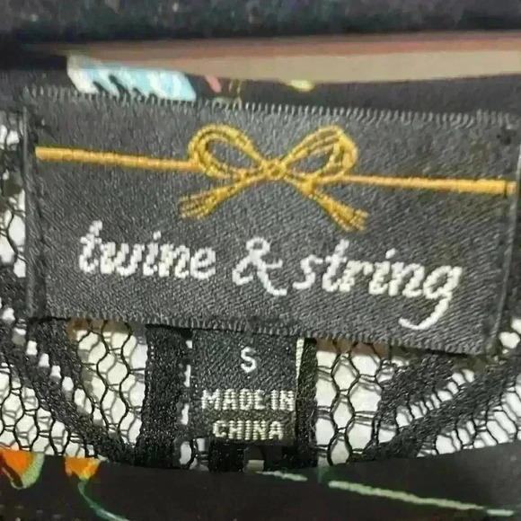 Twine & String floral black and orange short sleeve blouse shirt top size small - Picture 2 of 10